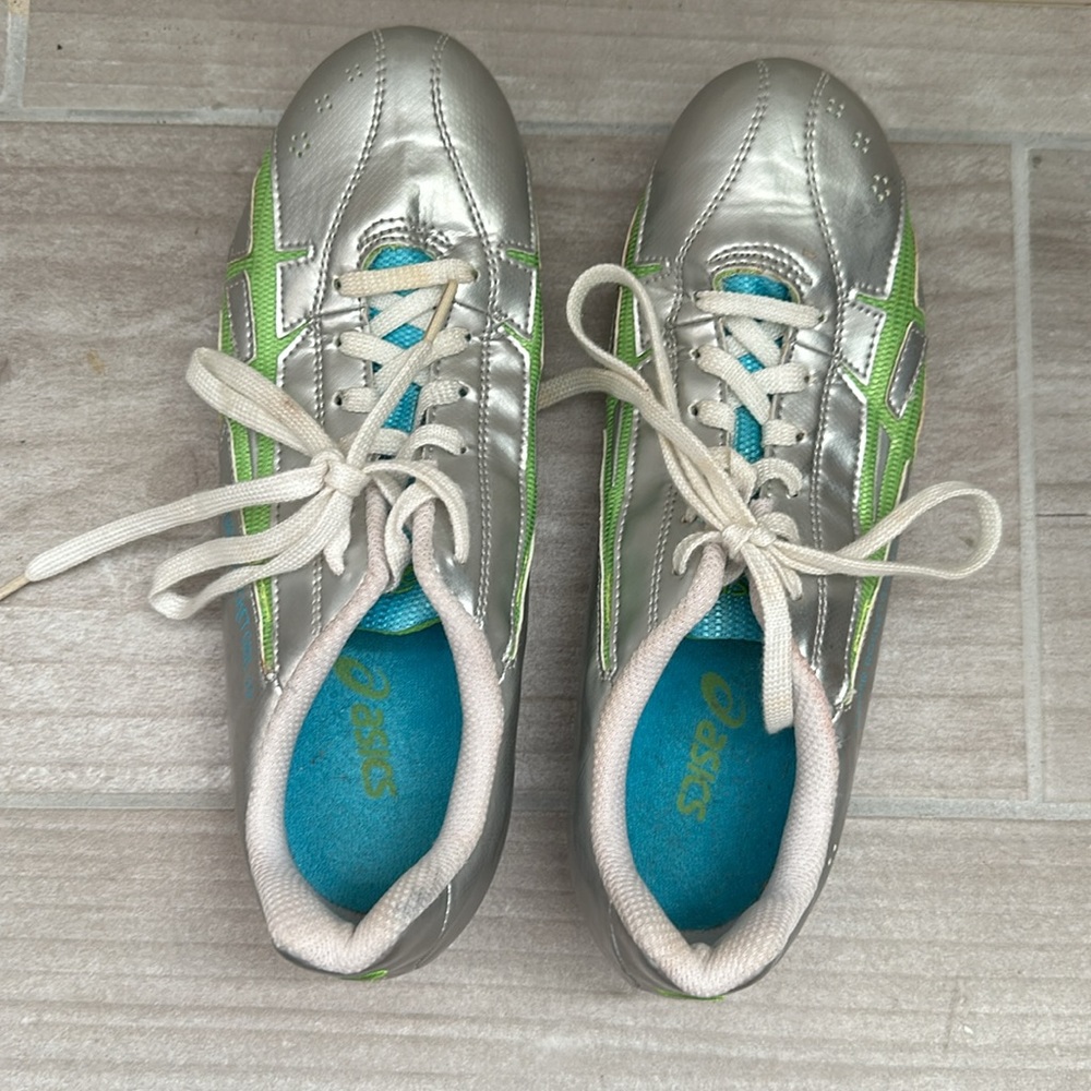ASICS Track Cleats - Picture 3 of 11